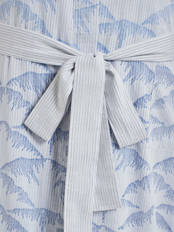 Parvat indigo ombre cotton Sanganeri block printed bathrobe, close-up of fabric texture
