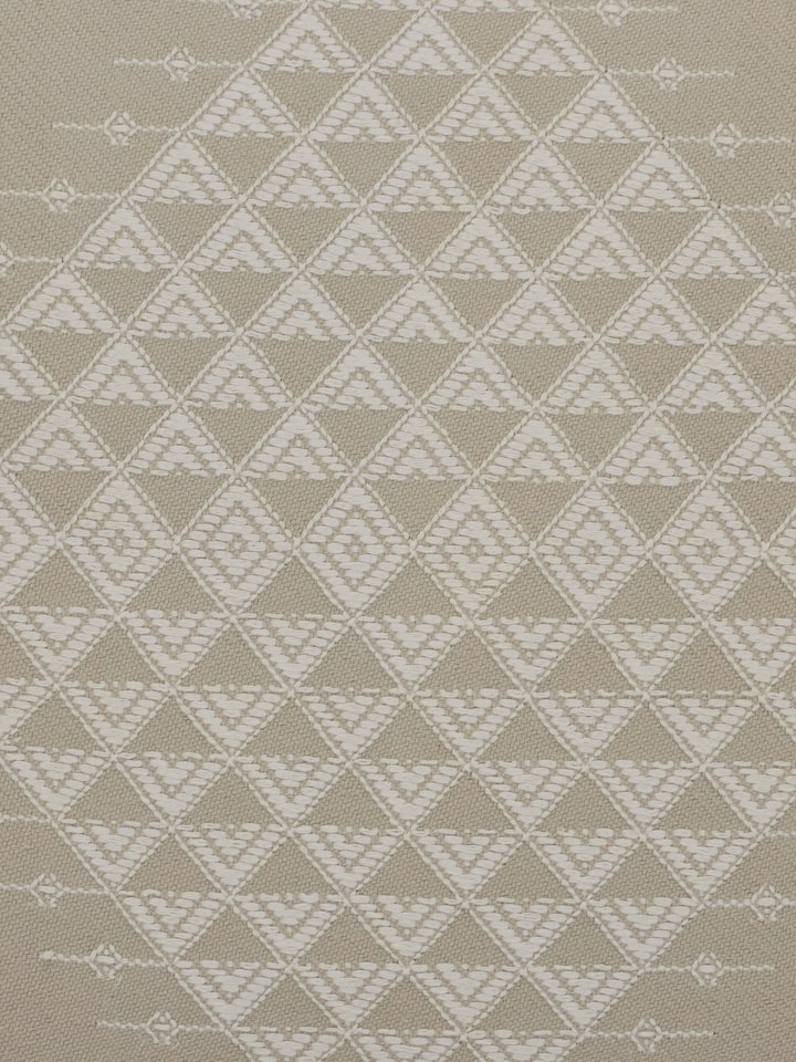 Godna Beige Diamond Buta Cotton Handwoven Pattu Cushion Cover