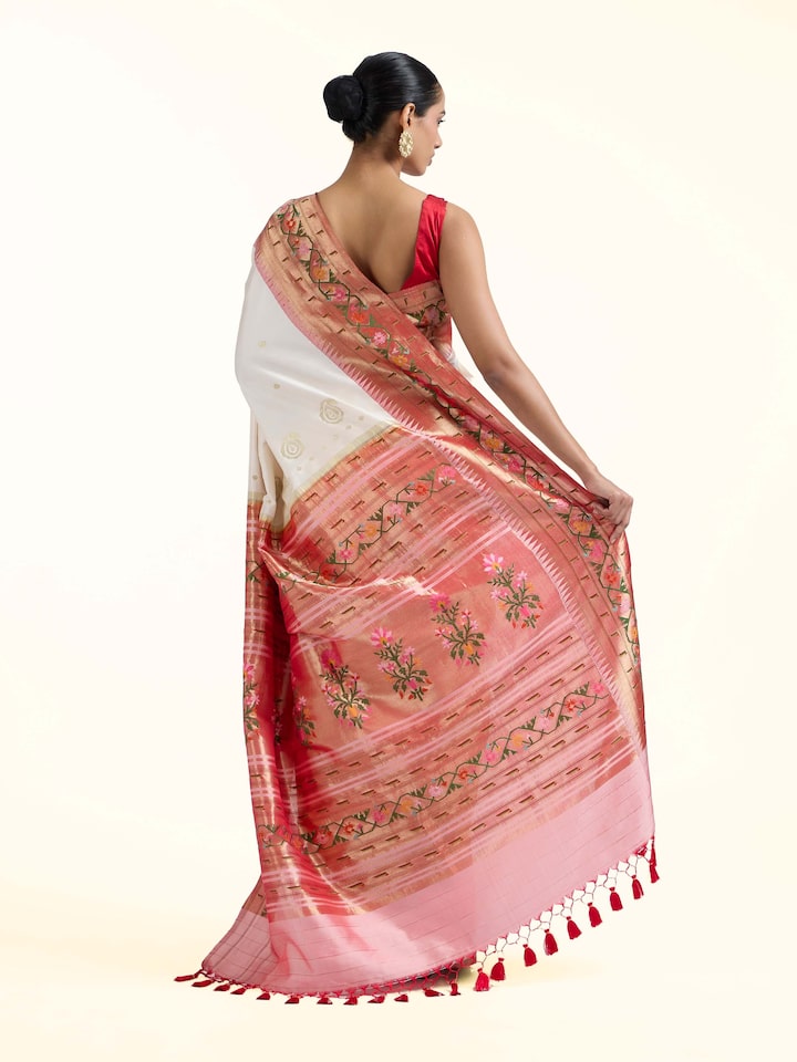 Back view of the Raahini Silk Paithani Saree