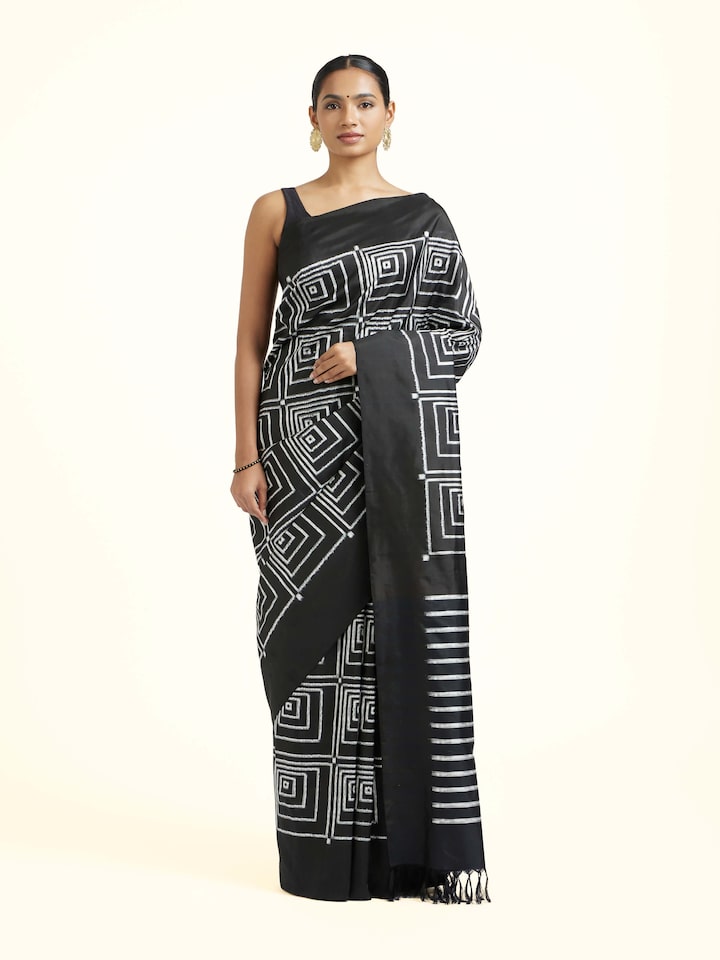 Front view of the Black Pochampally Ikat Handloom Silk Saree