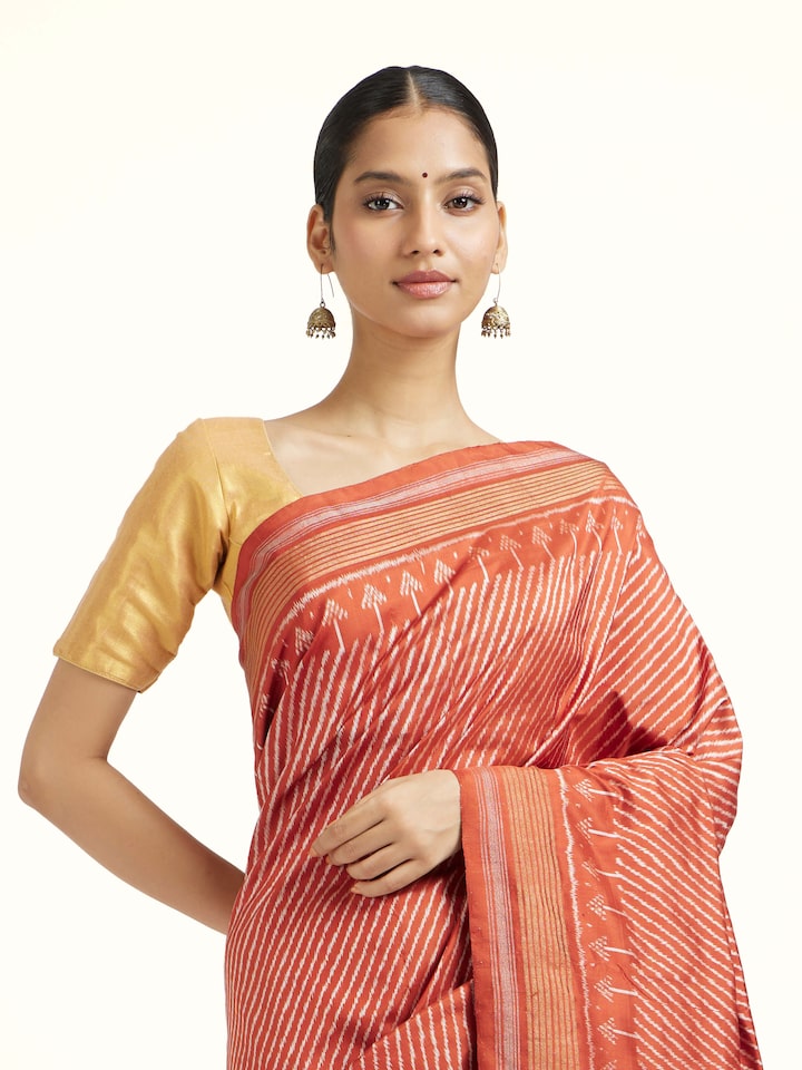 Angled view of the Multicolor Silk Pochampally Single Ikat Saree