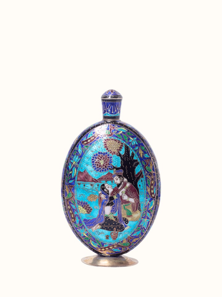 Front view of Enamelled High Gloss Silver Flask showing the front design and form