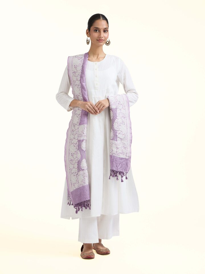 Front view of Light Purple Bandhani Tie & Dye Dupatta showcasing its traditional craftsmanship and design
