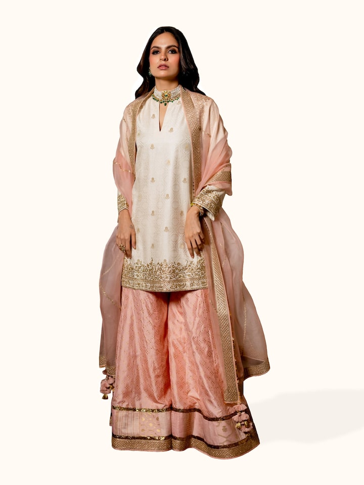 Front view of the Off-white Silk Hand Embroidered Patchwork Kurta Set (2 Pcs)