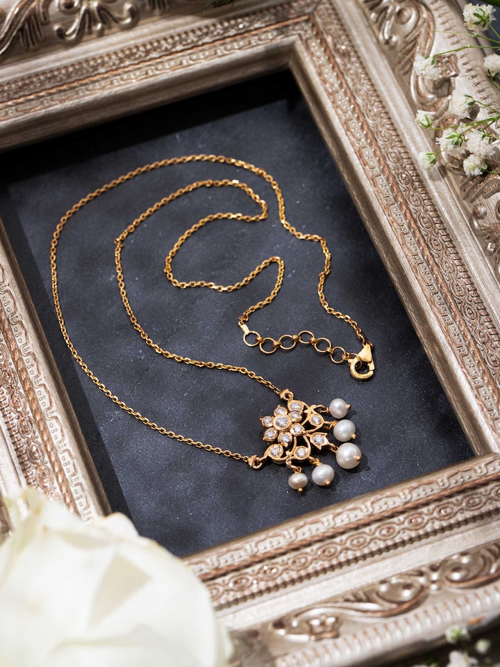 Close-setting 22 Karat Gold Collar Necklace