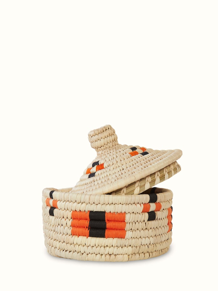Side view of Natural kanshi fibre storage basket highlighting the craftsmanship