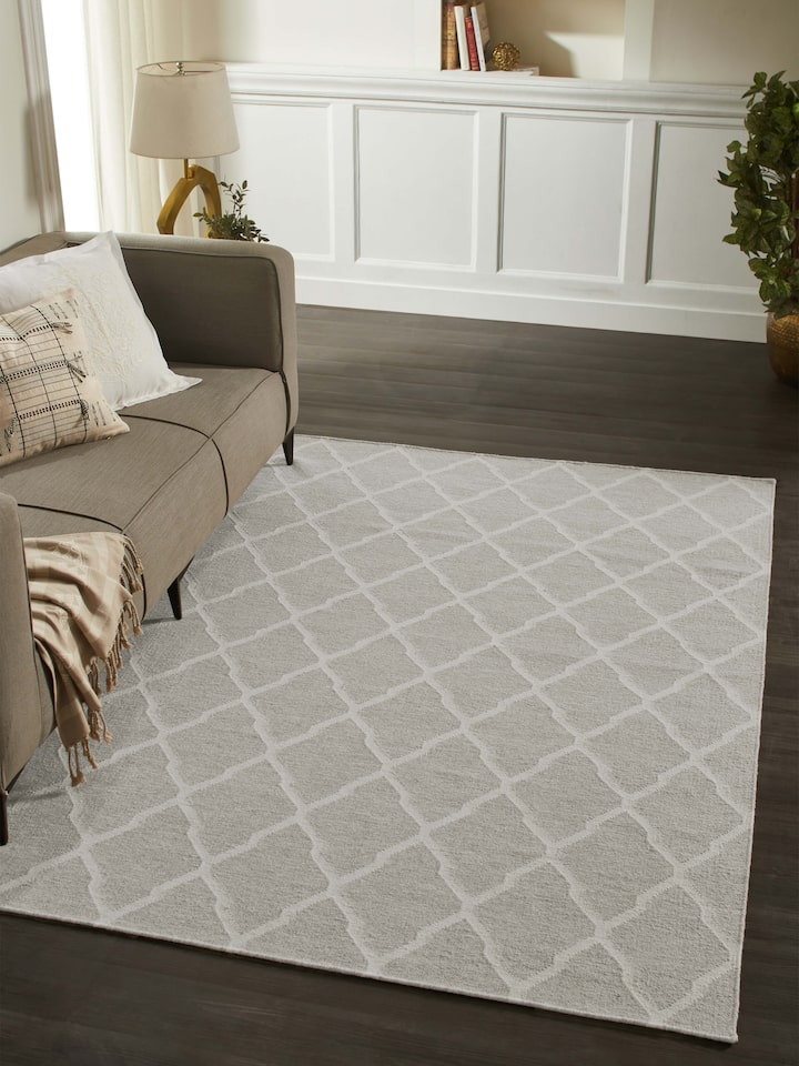 Top view presenting the full layout and design of the wool dhurrie