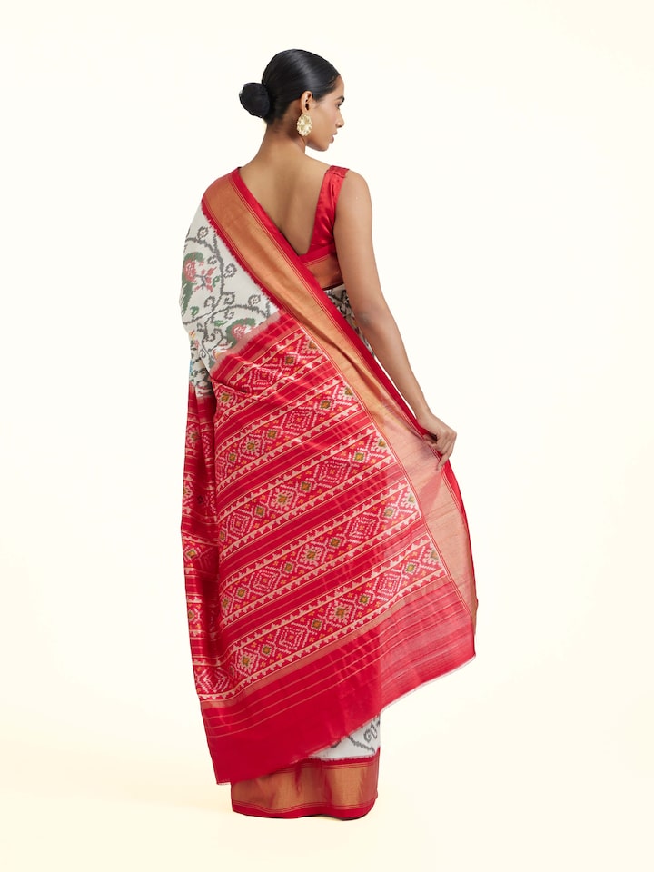 Back view of Off-White Pochampally Ikat Silk Saree showing the pleats and finish