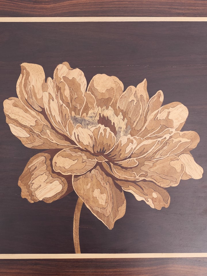 Detail view of the Flower Mysore Rosewood Inlay