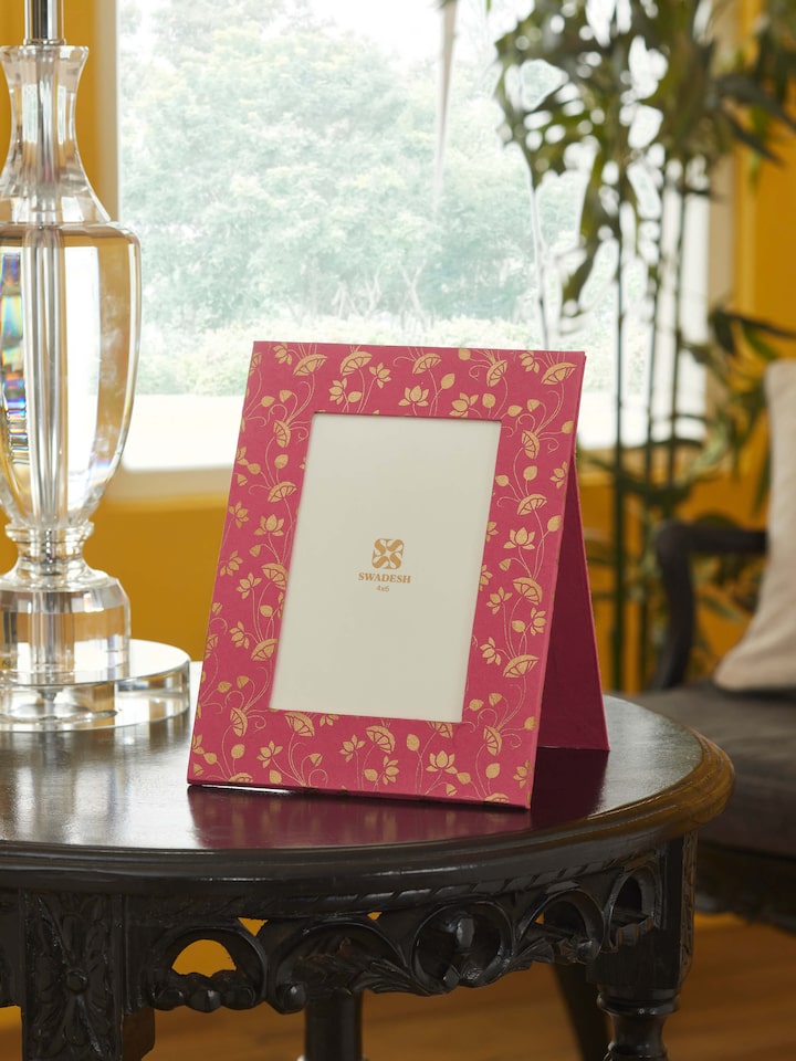 Handcrafted paper photo frame – side view