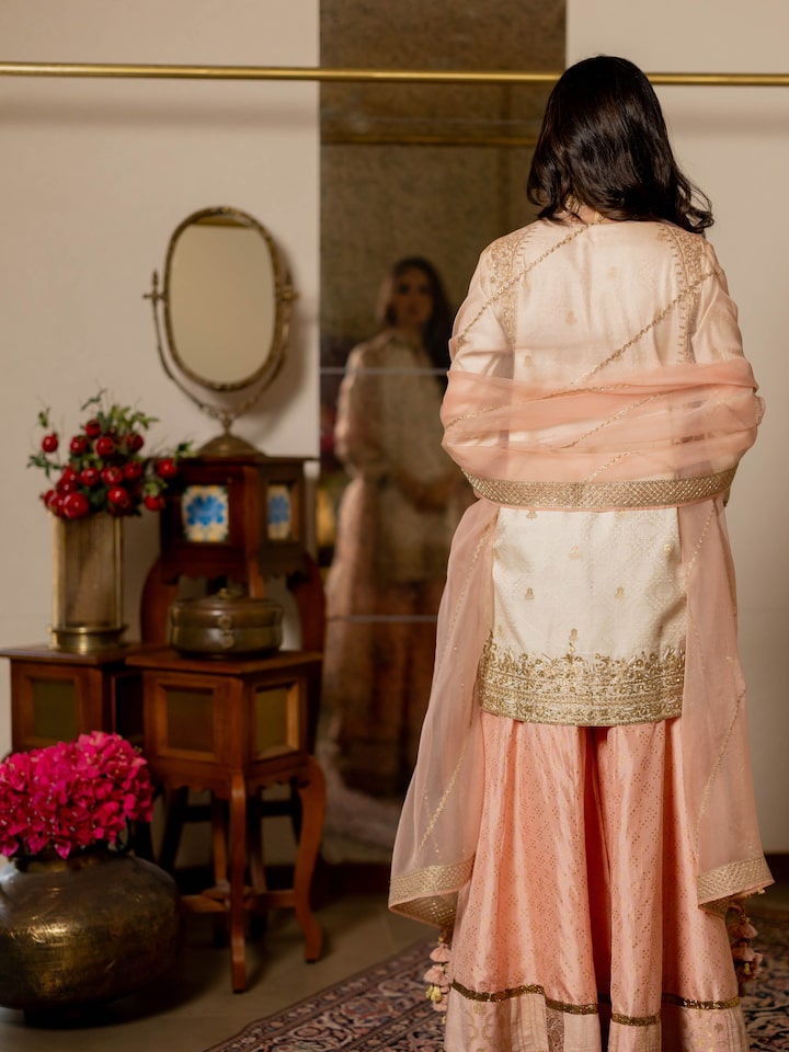 Back view of the Off-white Silk Hand Embroidered Patchwork Kurta Set (2 Pcs)