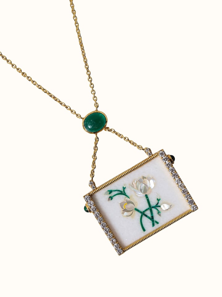 Detailed side view of the Parchinkari Silver Pendant & Chain