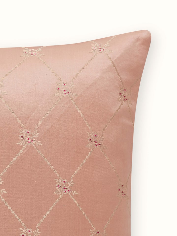 Detail shot 2: Detailed corner shot of silk fabric and refined finish.
