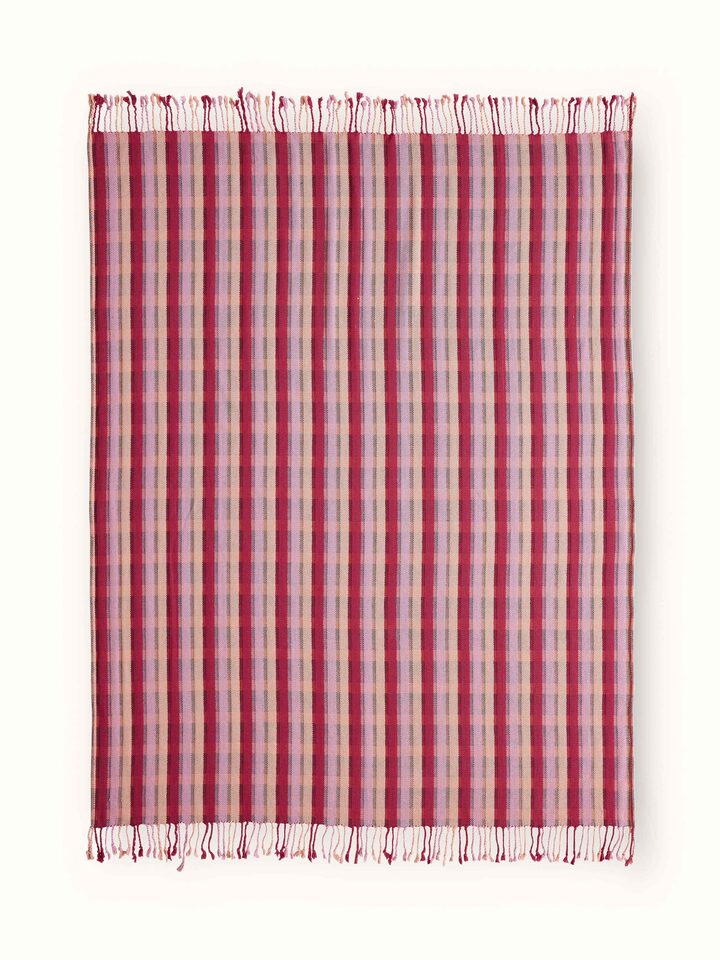 Niketa raspberry plaid cotton handloom throw – Swadesh