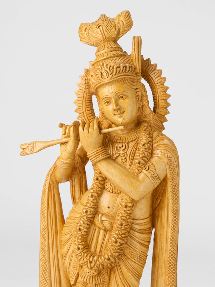 Detail view of the Wood Carved Padmaleela Gopala Idol