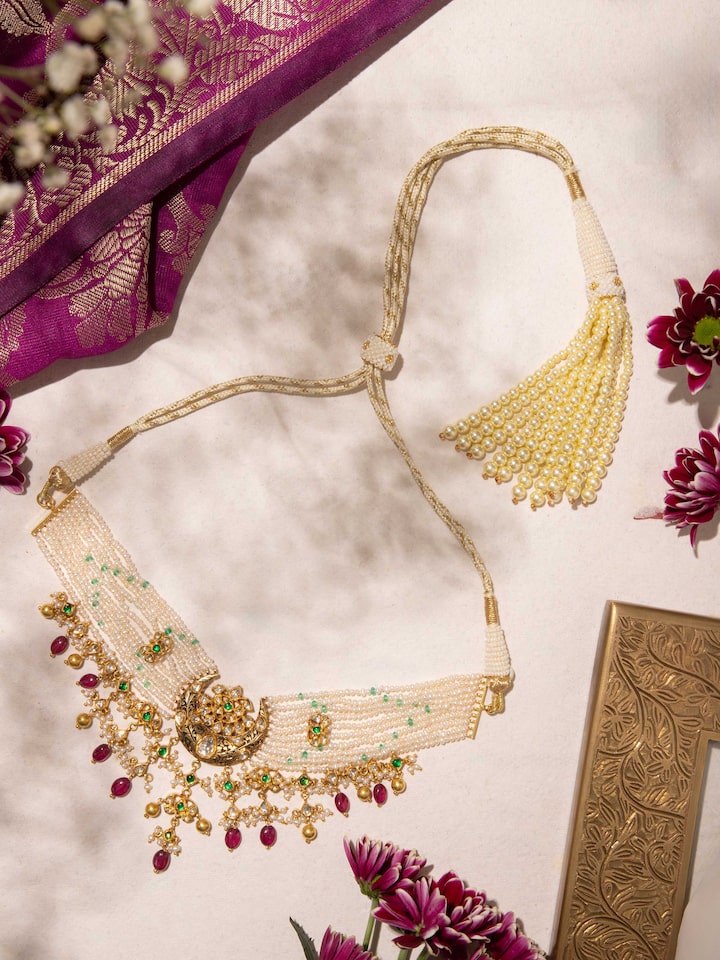 Partash 18 karat gold choker worn on neck – Swadesh