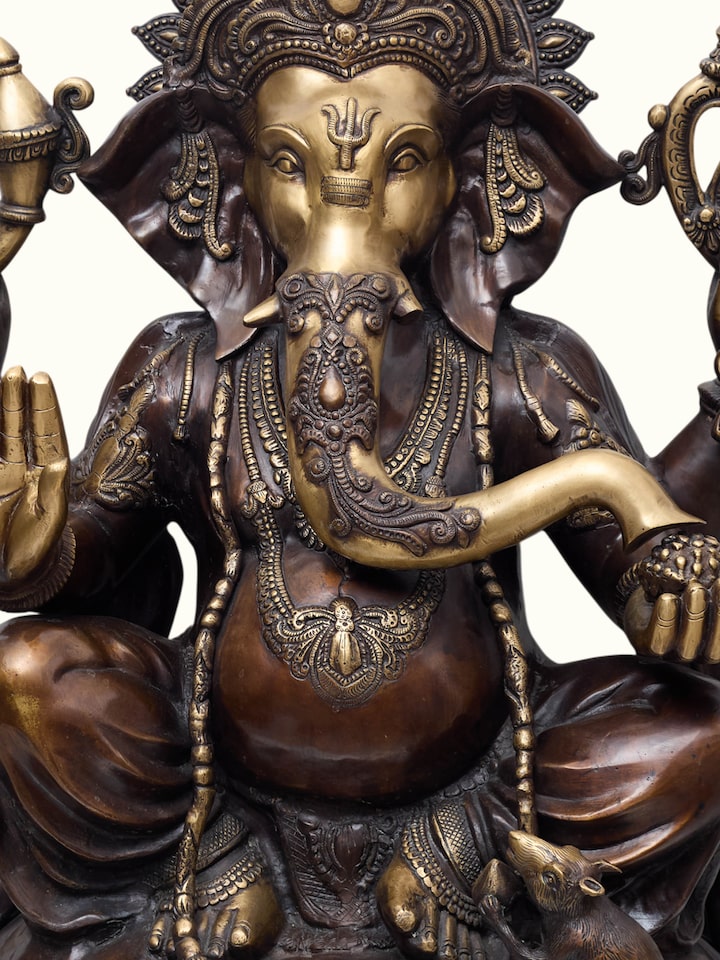 Detail view of the Brass Ganesha Sitting Lotus Idol