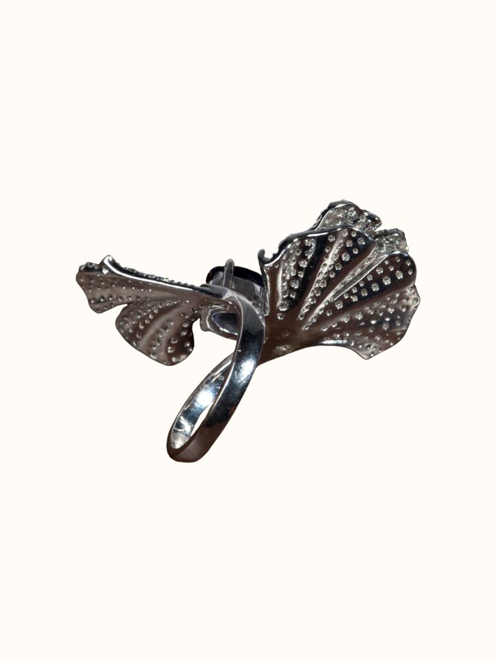 Close-up of the Silver Smithing Ring craftsmanship