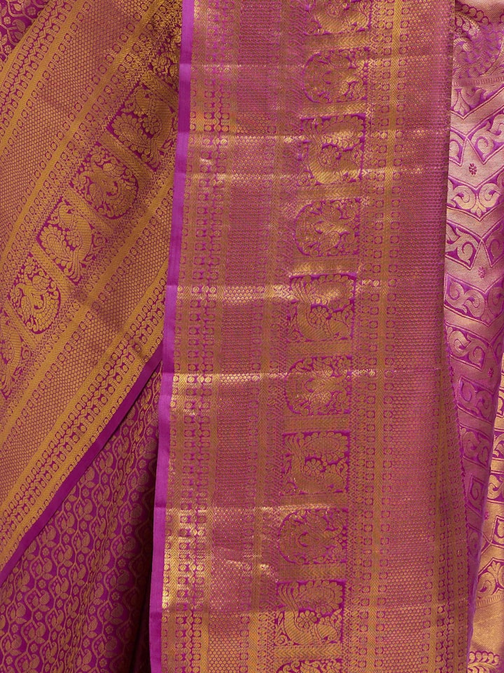 Draped detail view of the Majenta Silk Handloom Zari Saree