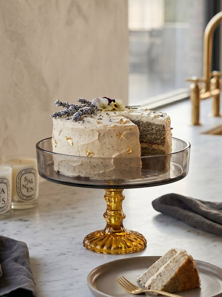 Side view of the Glass-worked Cake Stand
