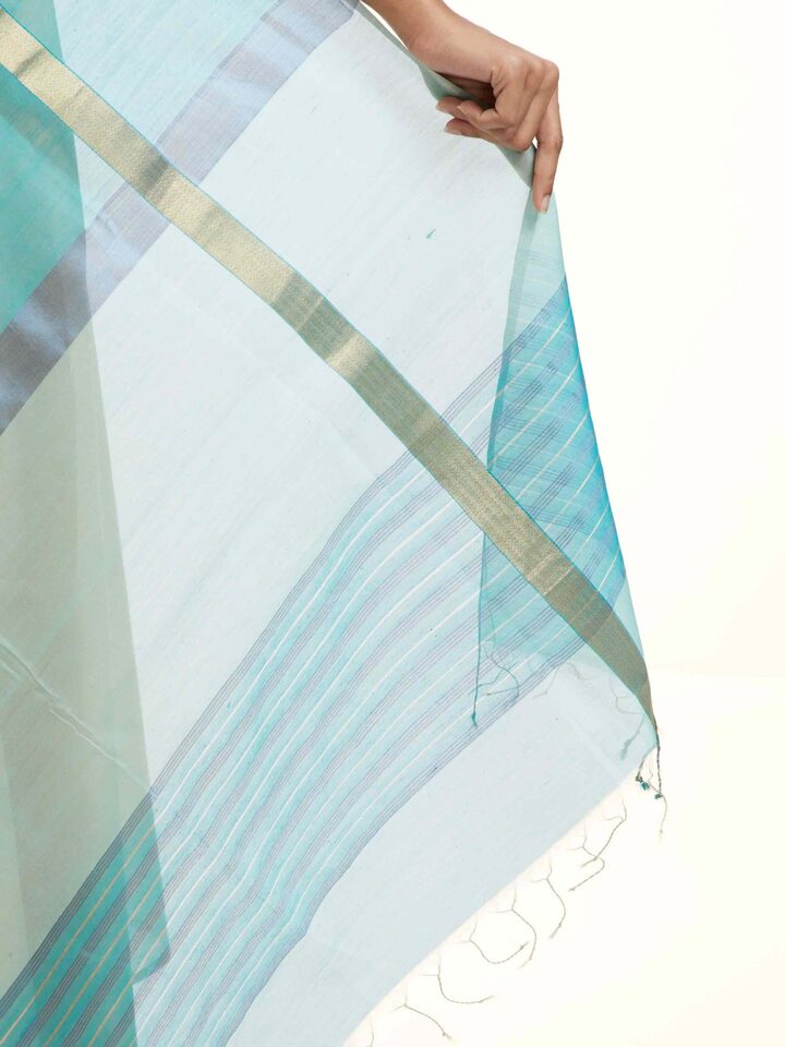 Detail view of the Blue Cotton Silk Maheshwari Zari Border Dupatta