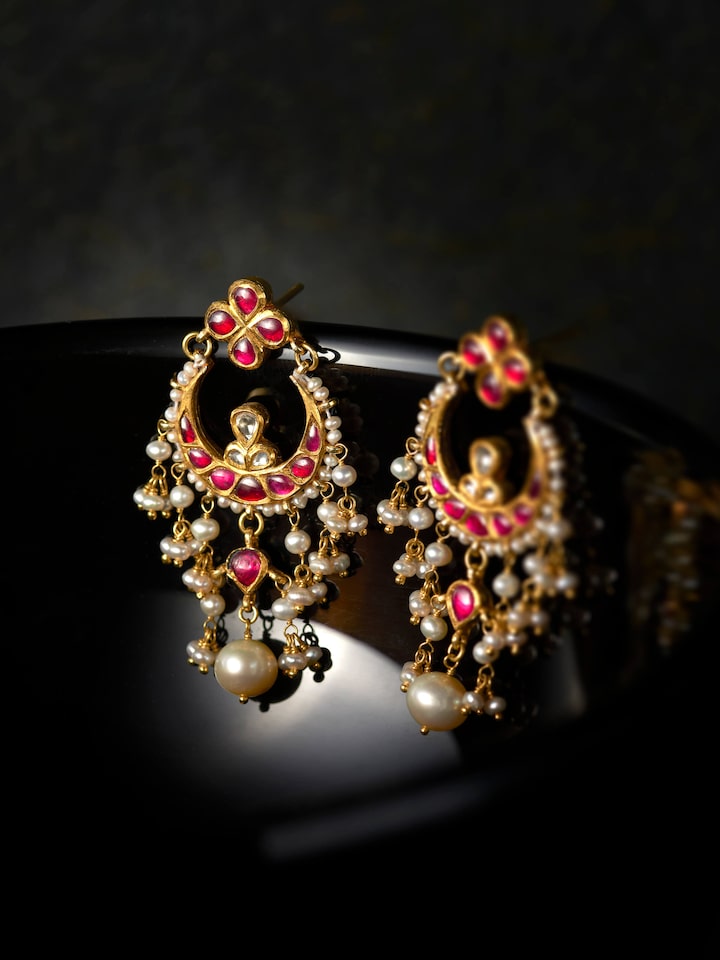 lifestyle view of jadau 18 karat gold drops