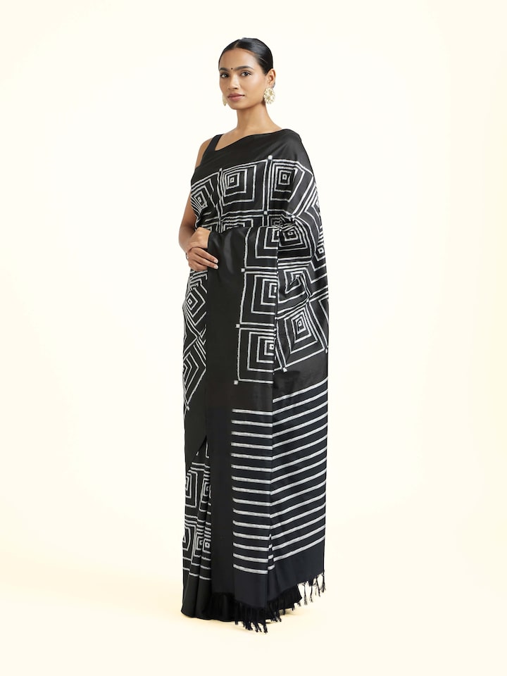 Side view of the Black Pochampally Ikat Handloom Silk Saree