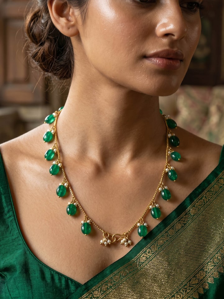 Golf Smithing Pearl Emerald 18 Karat Gold Chain