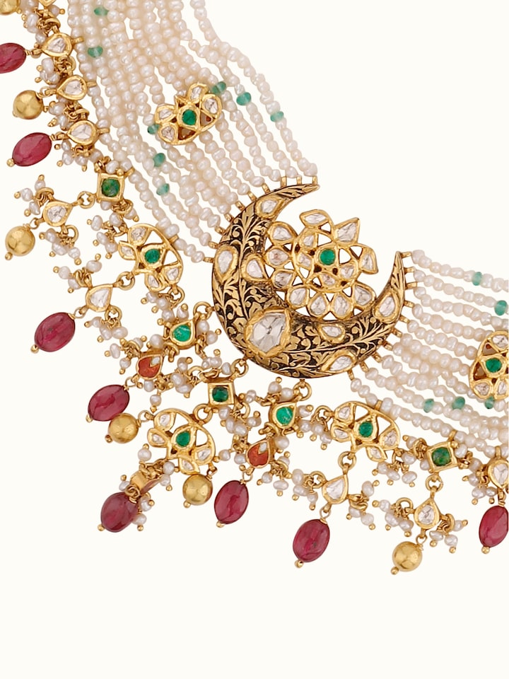 Side view of Partash 18 karat gold choker