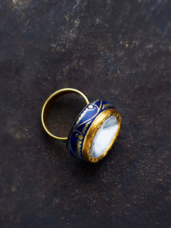 Detail view of Jadau 18 Karat Gold Ring highlighting the stone setting and metalwork detail