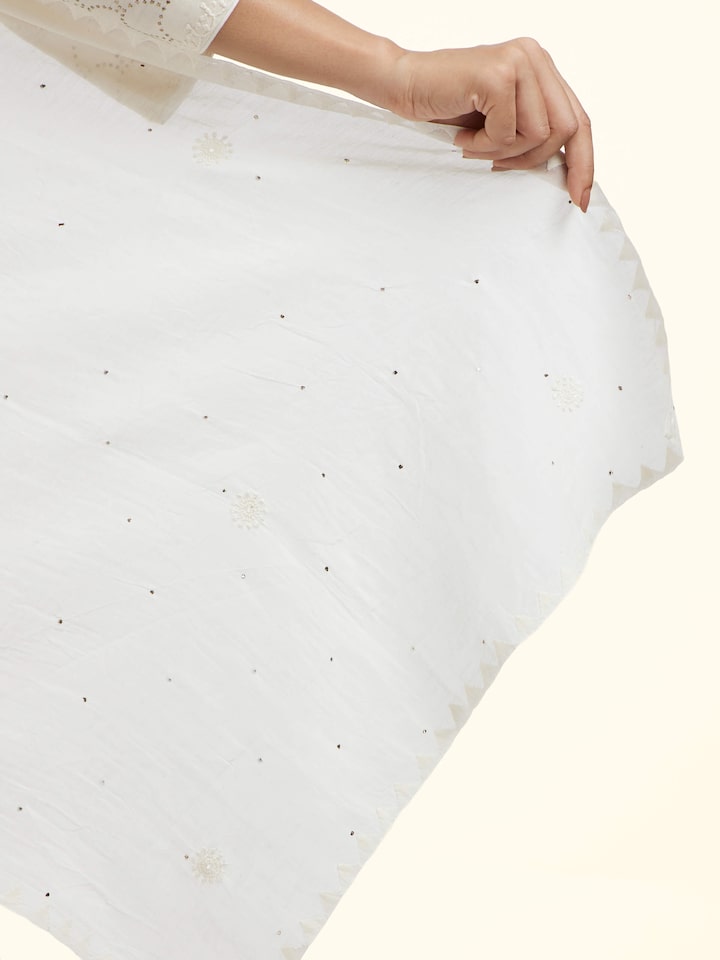 Detail view of the Off-white Cotton Silk Chikankari Stole