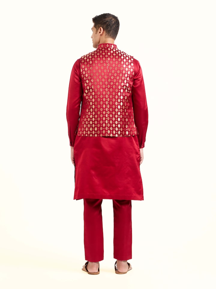 Back view of maroon silk Banarasi sleeveless jacket displaying brocade design