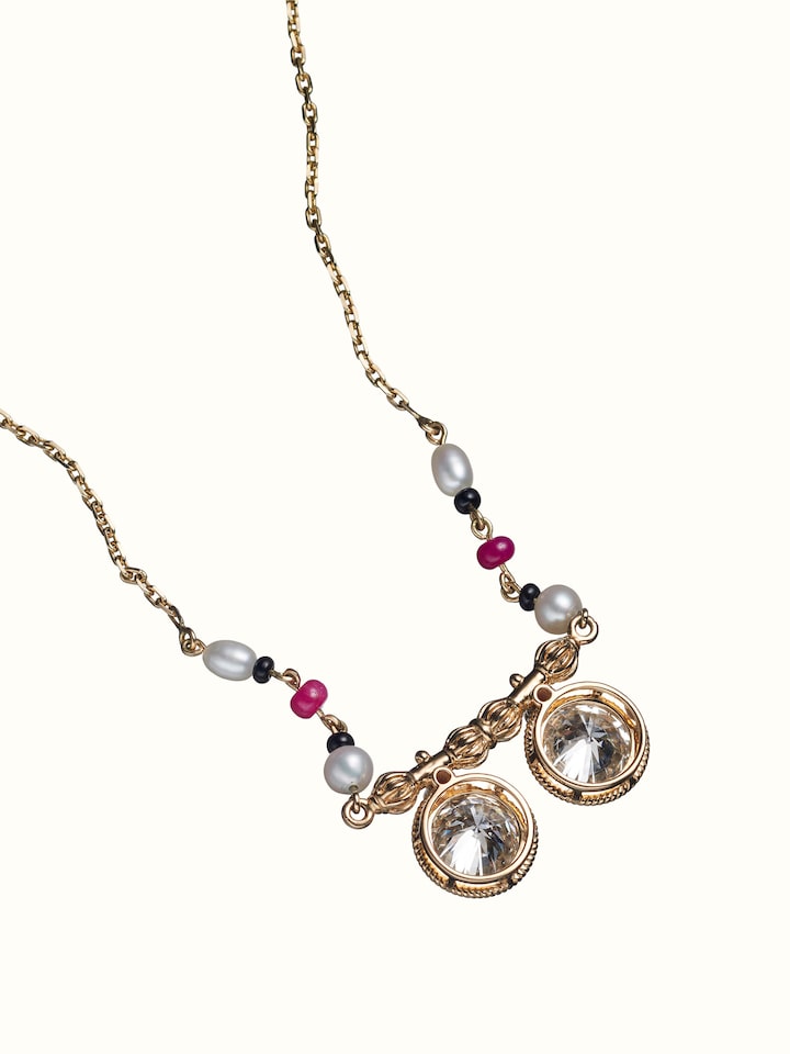back view of open setting 14 karat gold mangalsutra clasp
