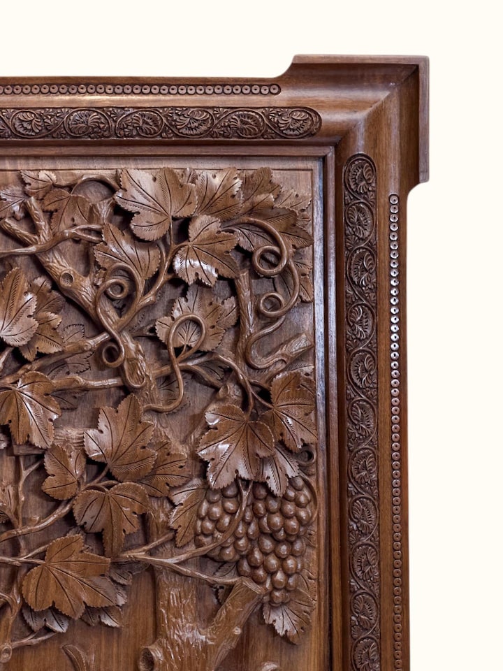 Close-up detail of the Angoor e Chinar Walnut Wood Wall Hanging