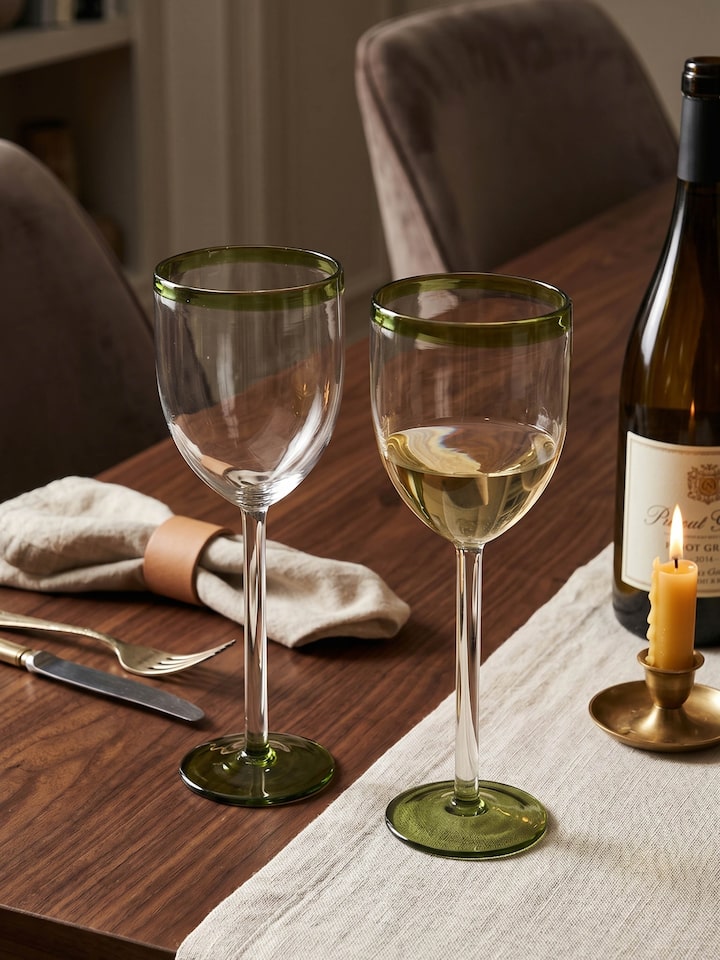 Side view of the Glass-worked Wine Glasses (2 Pcs)