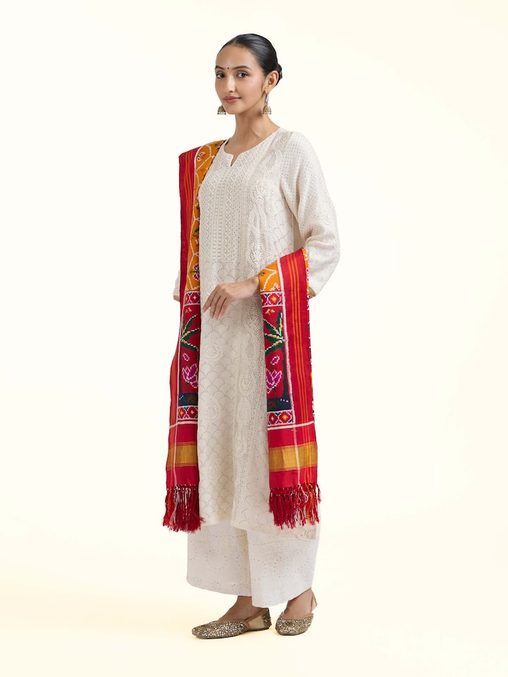 Side view of Patan Patola Handloom Silk Dupatta highlighting the detailed craftsmanship and elegant silhouette