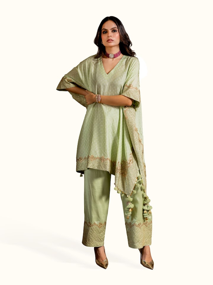 Front view of the Mint Green Silk Hand Embroidered Bandhani Co-ord Set (2 Pcs)