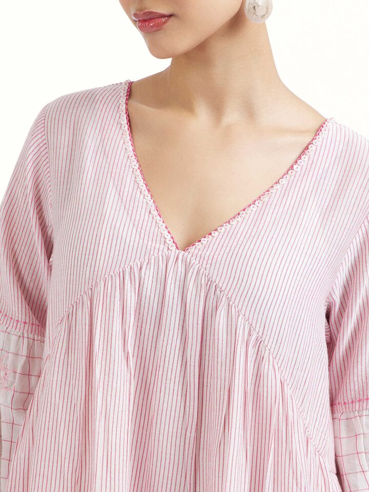 Detailed view of Off white Bengal Handloom Dress focusing on the fine craftsmanship and texture