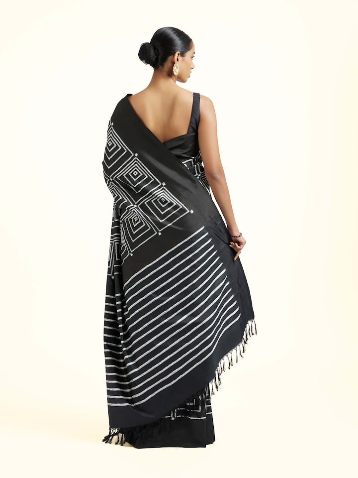 Back view of the Black Pochampally Ikat Handloom Silk Saree