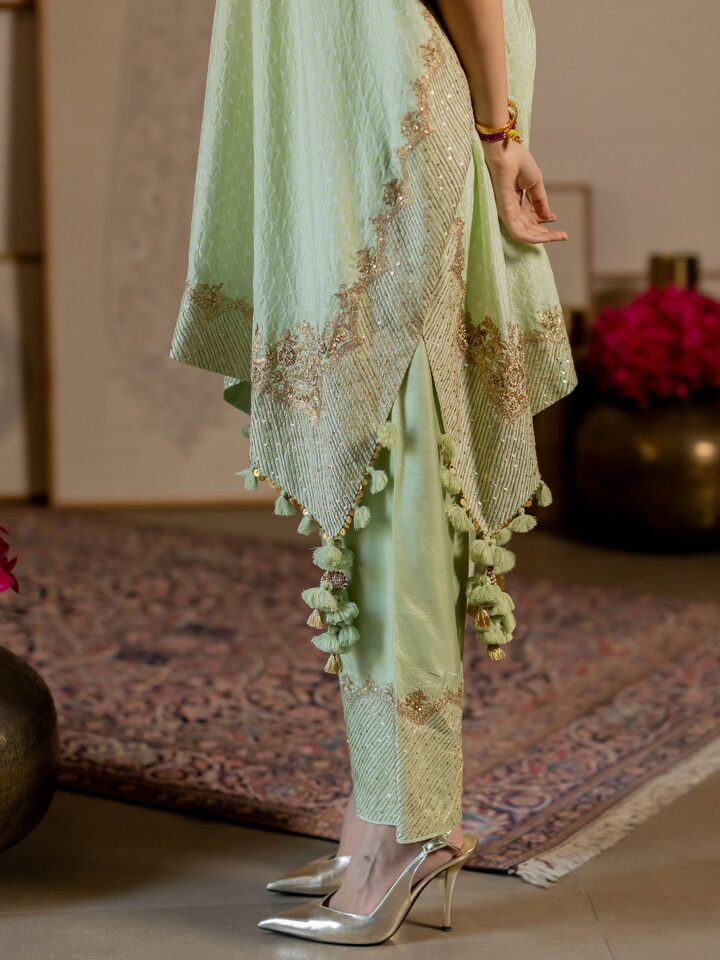 Detail view of the Mint Green Silk Hand Embroidered Bandhani Co-ord Set (2 Pcs)