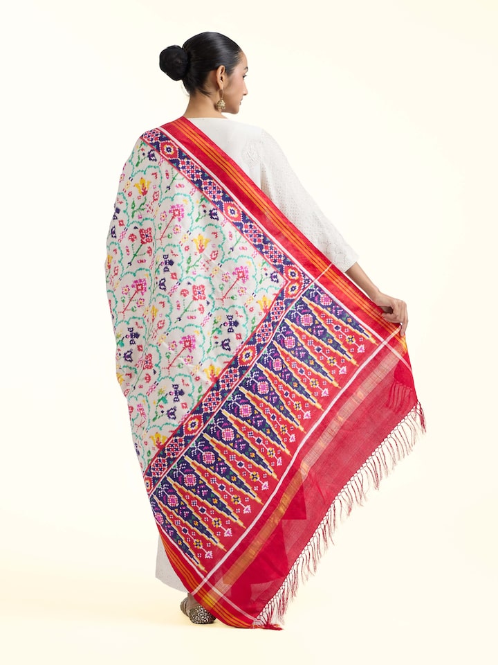 back view of patan patola handloom silk dupatta