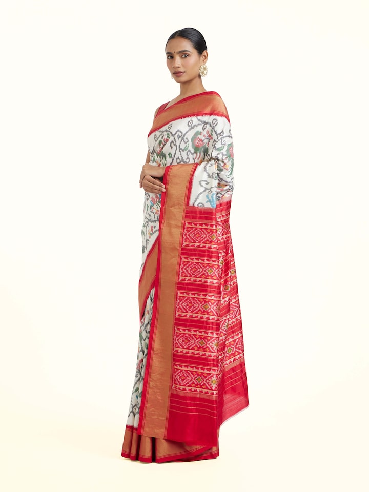Side view of Off-White Pochampally Ikat Silk Saree highlighting the woven border detailing