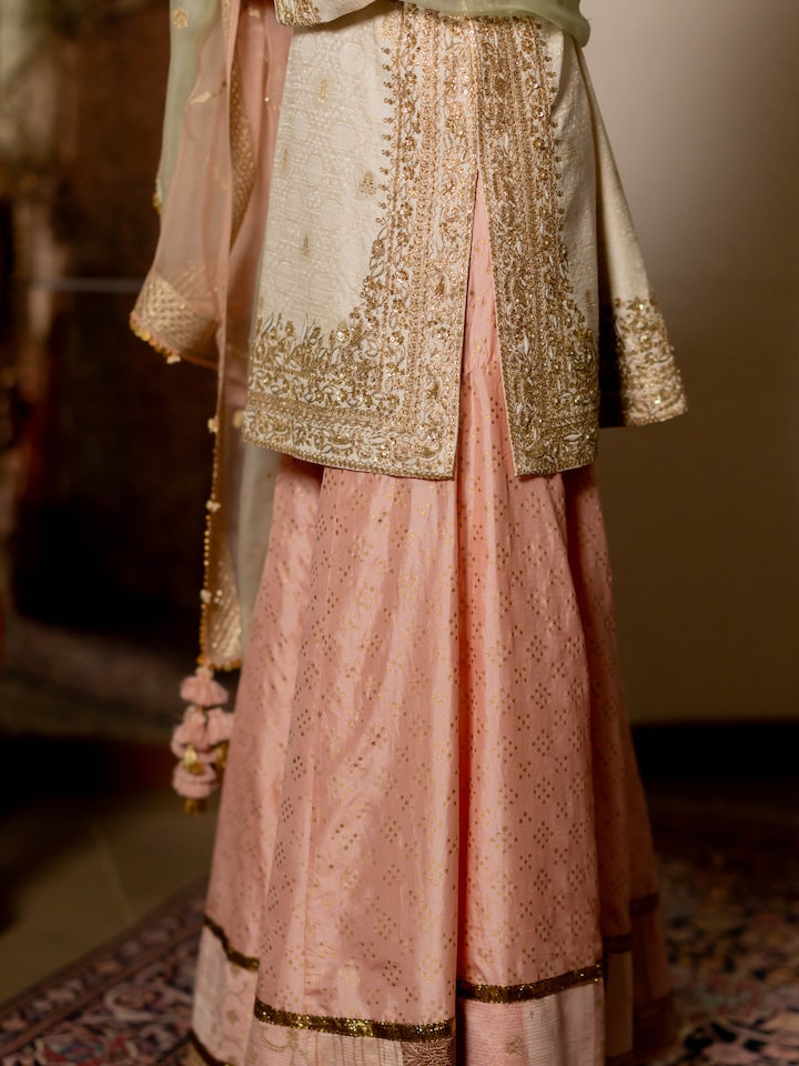 Detail view of the Off-white Silk Hand Embroidered Patchwork Kurta Set (2 Pcs)