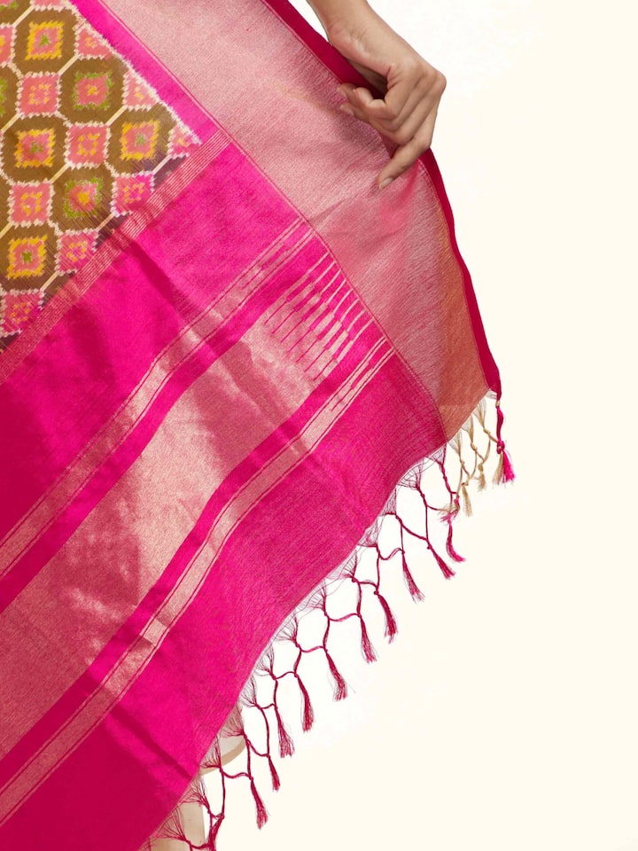 Detail view of the Assorted Silk Pochampally Weft Ikat Dupatta