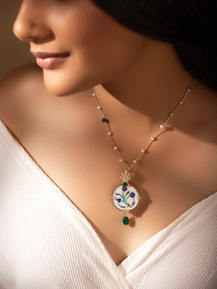 Parchinkari Silver Pendant & Chain