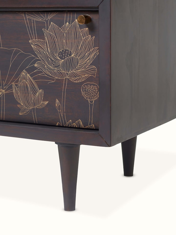Close-up of Sheesham wood and brass Tarkashi bench, focusing on the detailed brass inlay work and wood grain.