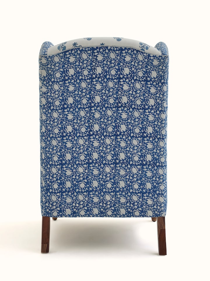Detailed close-up of the Sheesham wood finish and block print pattern, showcasing the elegant design and craftsmanship