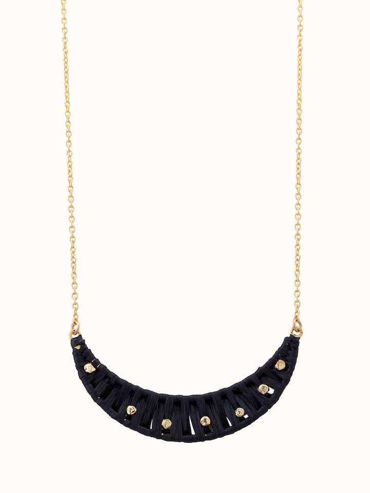 Front view of raffia fibre long necklace highlighting its natural texture and intricate design.
