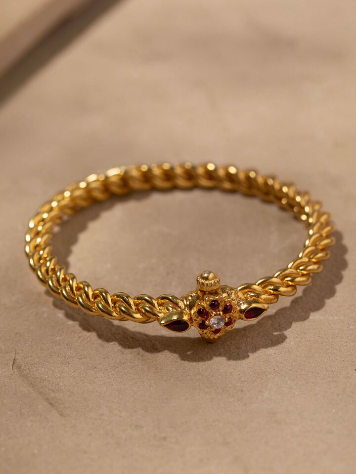 Detailed image of Silver Oval Bracelet emphasizing the high-quality craftsmanship and shiny silver finish.