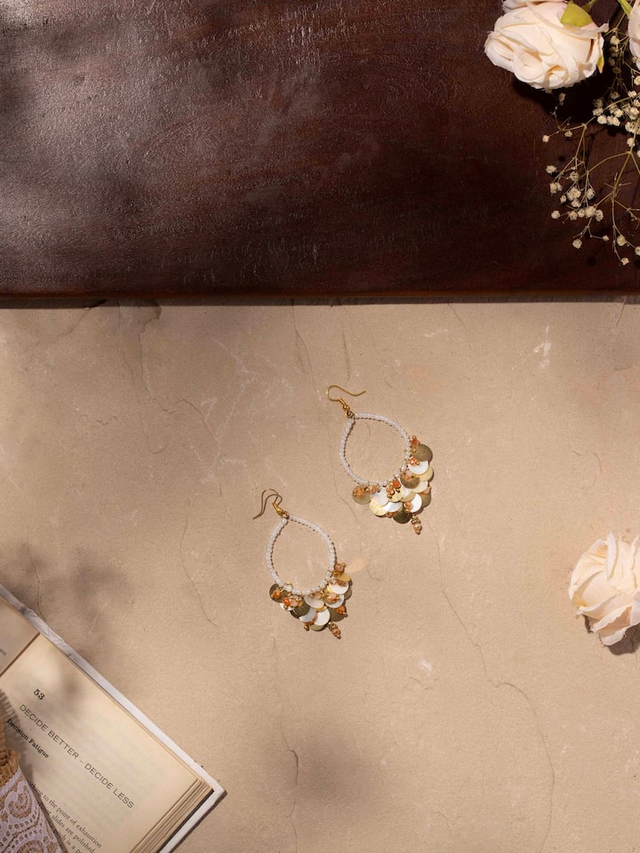 Close-up view of Hyderabad Jadau 22 Karat Gold Collar Necklace focusing on the fine jadau detailing and goldwork.